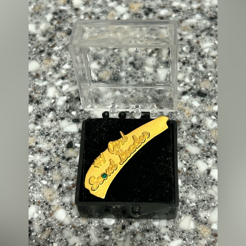 NUMBER #1 Girl Scout Leader Pin w/ Green Crystal Stone Gold-Tone